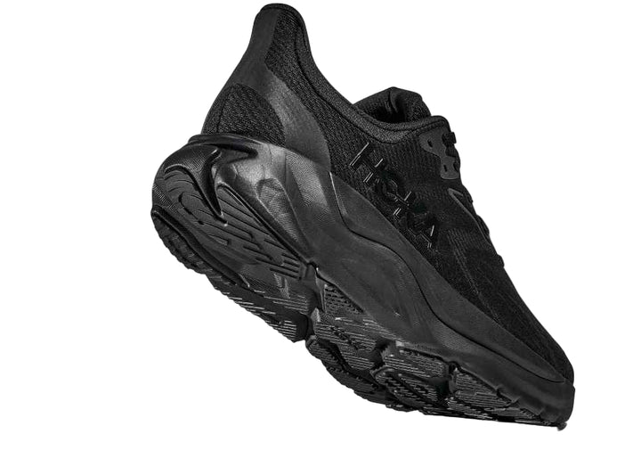 hoka arahi 8 wide men's | black/black