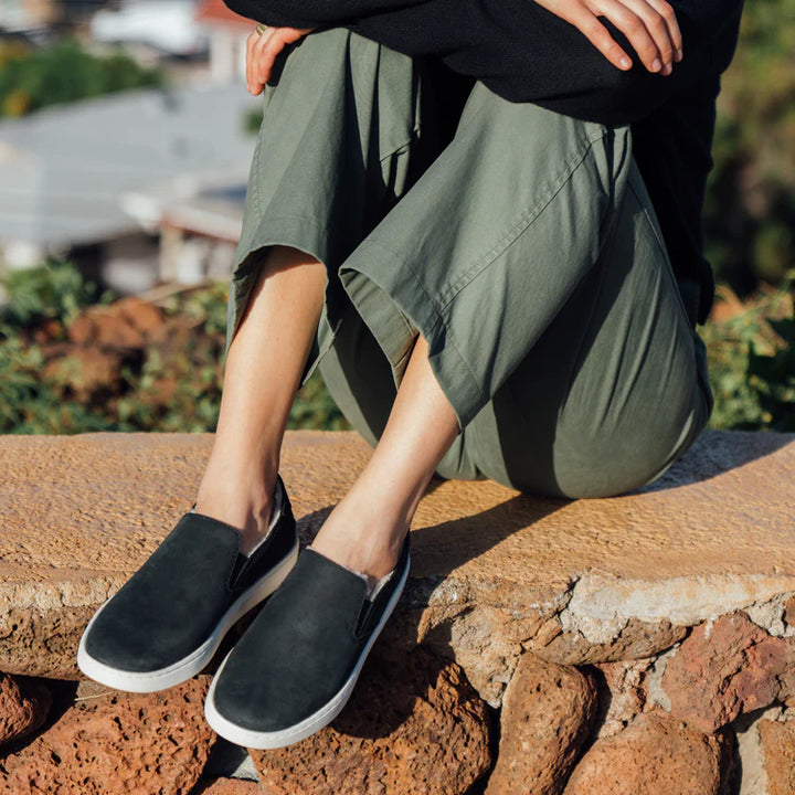 olukai pehuea cozy women's | lava rock / lava rock