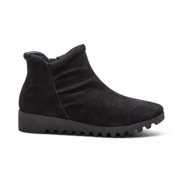 aetrex zoey slip-on women's | black