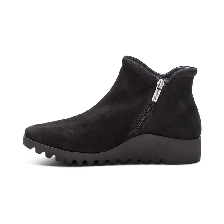 aetrex zoey slip-on women's | black