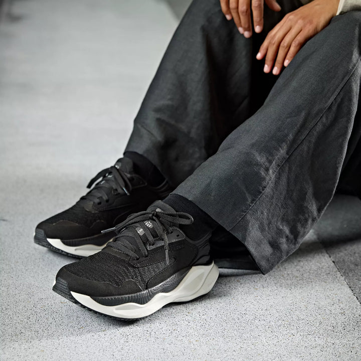 clarks pace women's | blk/wht