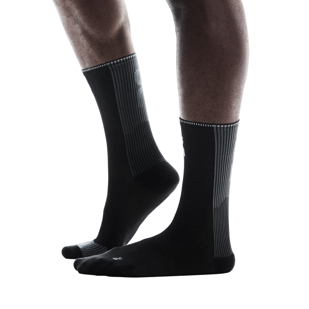 on performance run sock high | 