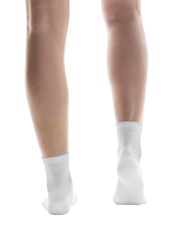 on performance run sock mid | white glacier