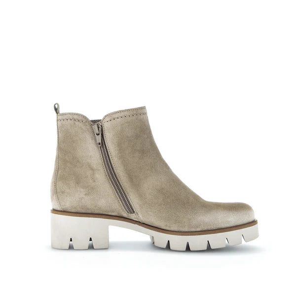 gabor chelsea lug women's | tan suede