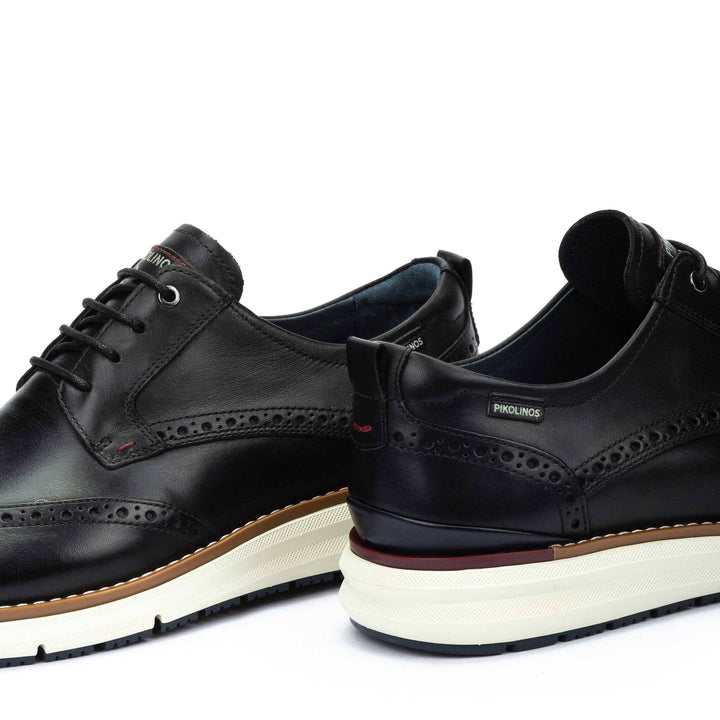 pikolinos manacor wingtip men's | black