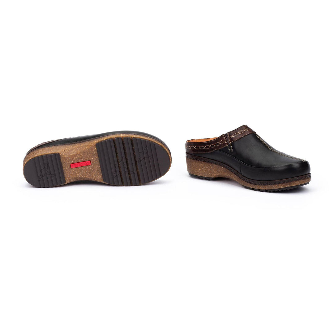 pikolinos granada clogs women's | black