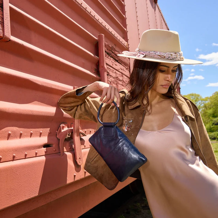 hobo sable wristlet women's | ink navy