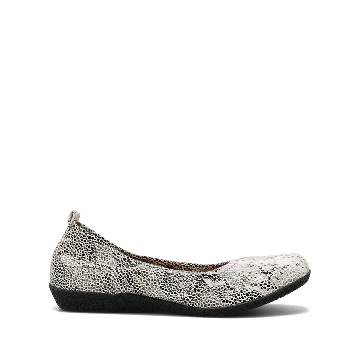 taos chit chat women's | grey snake