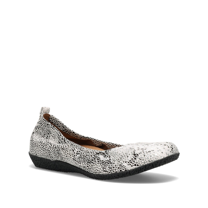 taos chit chat women's | grey snake