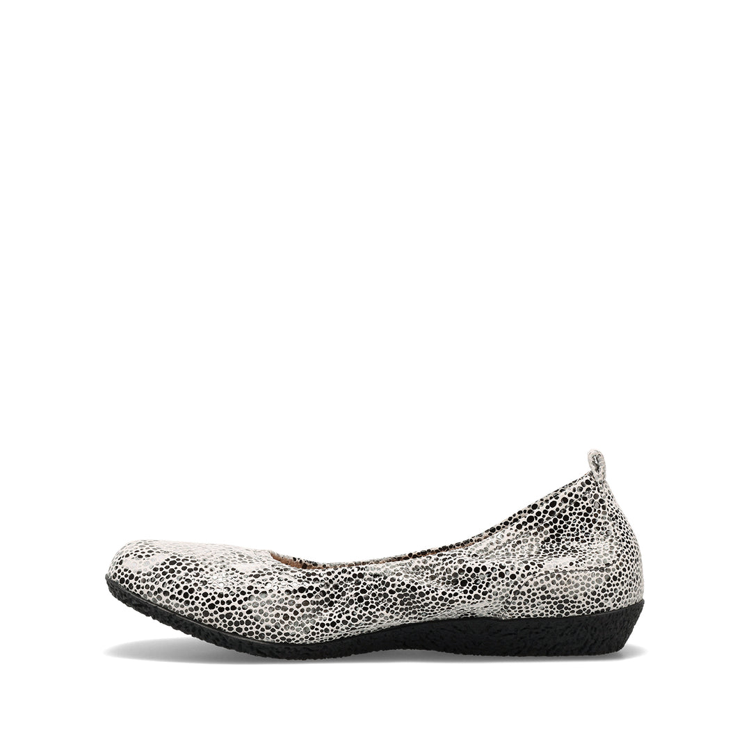taos chit chat women's | grey snake