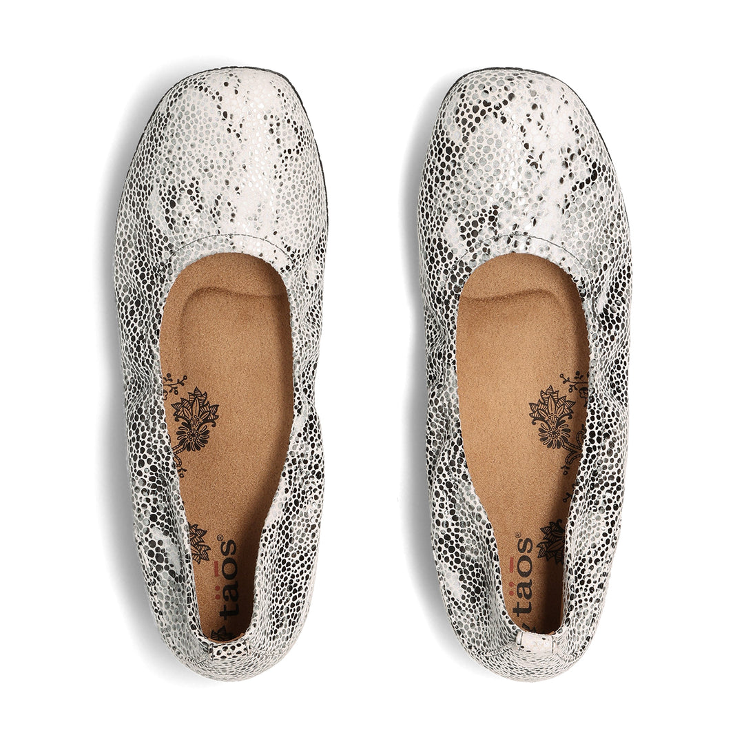 taos chit chat women's | grey snake