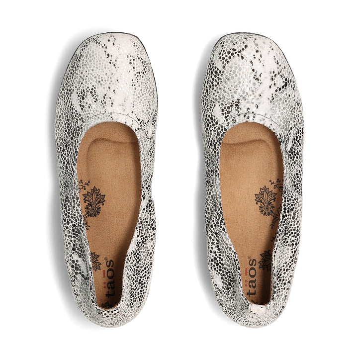 taos chit chat women's | grey snake