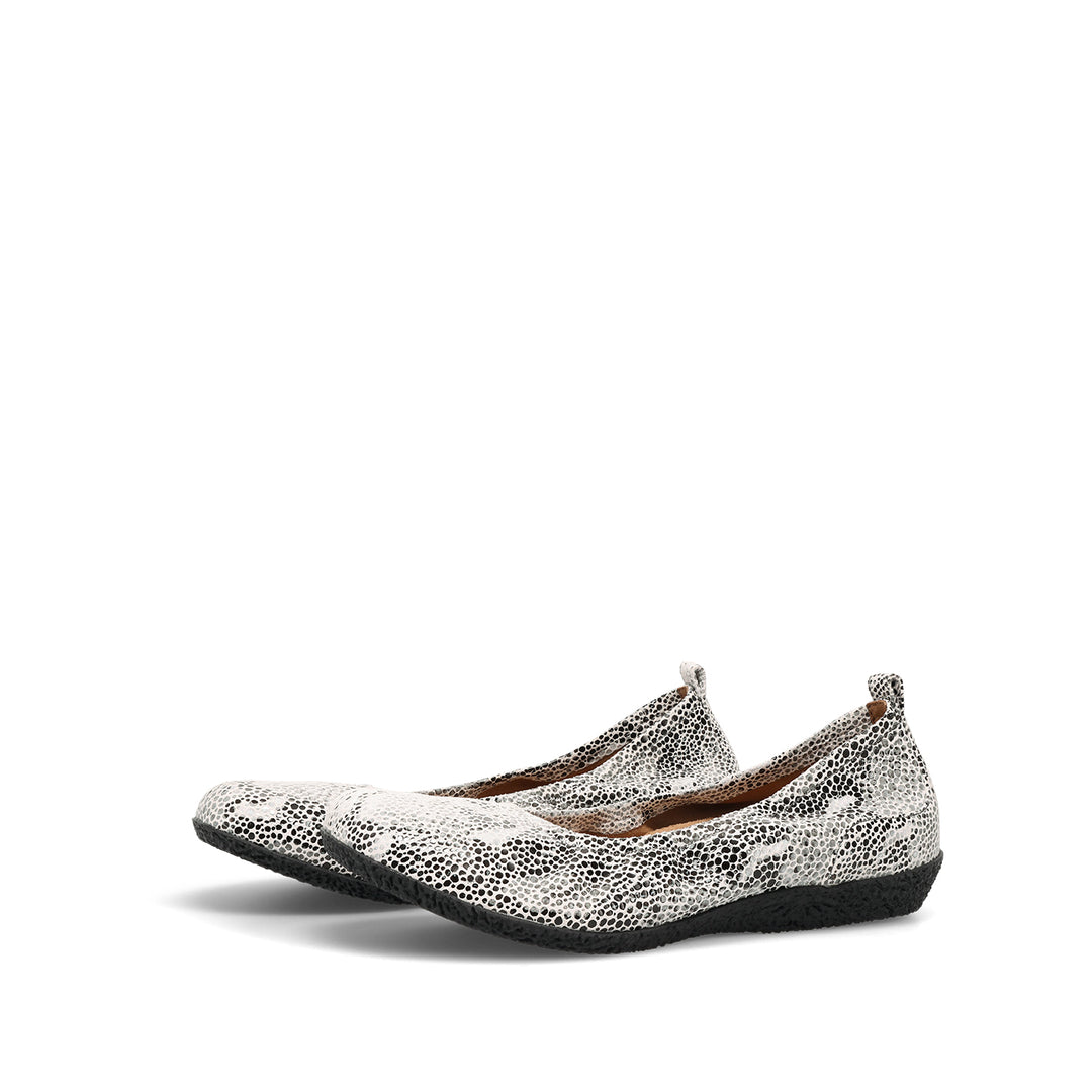 taos chit chat women's | grey snake
