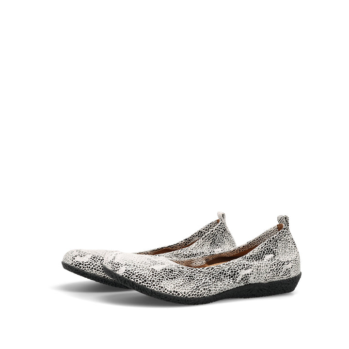 taos chit chat women's | grey snake
