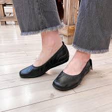 taos chit chat women's | black