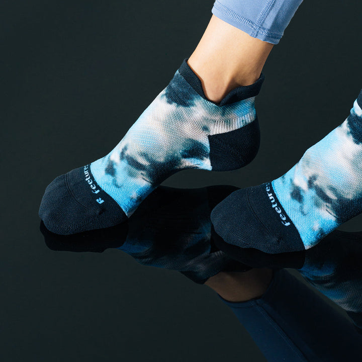 feetures elite light cushion | ice dye