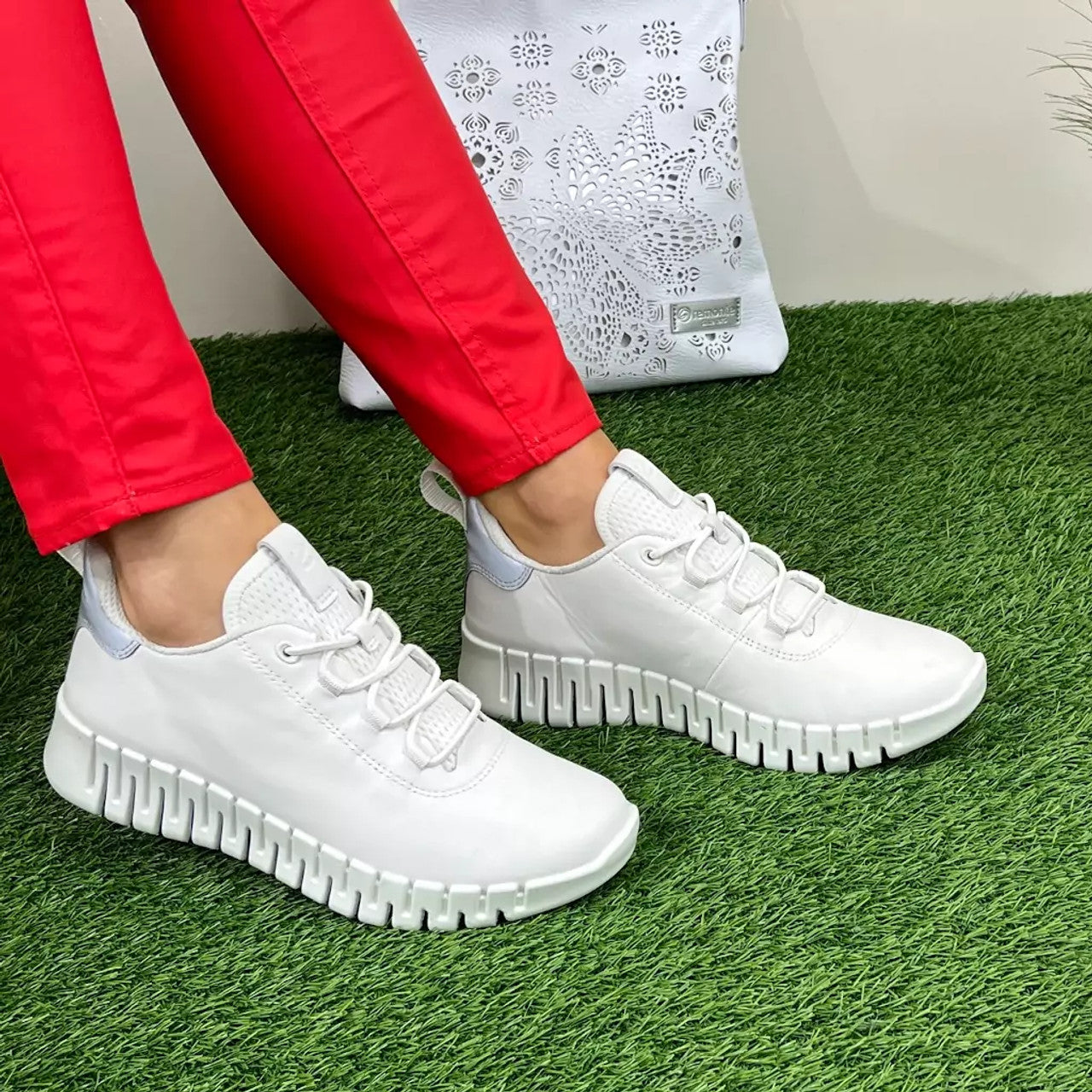 ECCO エコー GRUUV  W  グルーブ ウィメンズ  WHITE/LIGHT GREY  ホワイト/ライトグレー 返品交換送料無料 ECCO Gruuv W Women's – Brown's Shoe Fit WDM