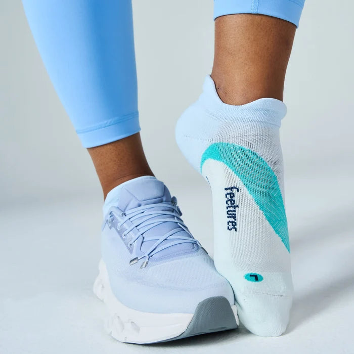 feetures elite light cushion tab sock | glacier mist