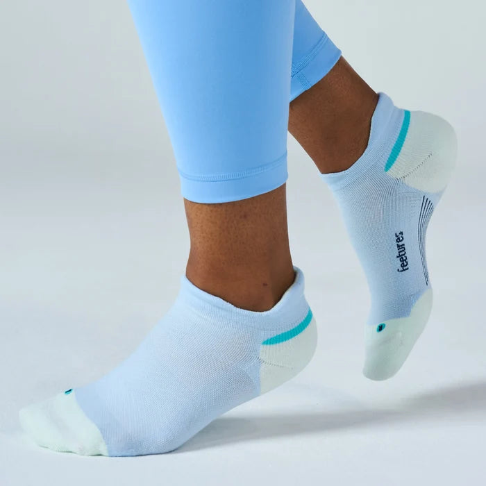 feetures elite max cushion tab sock | glacier mist