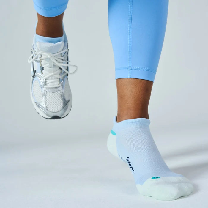 feetures elite max cushion tab sock | glacier mist