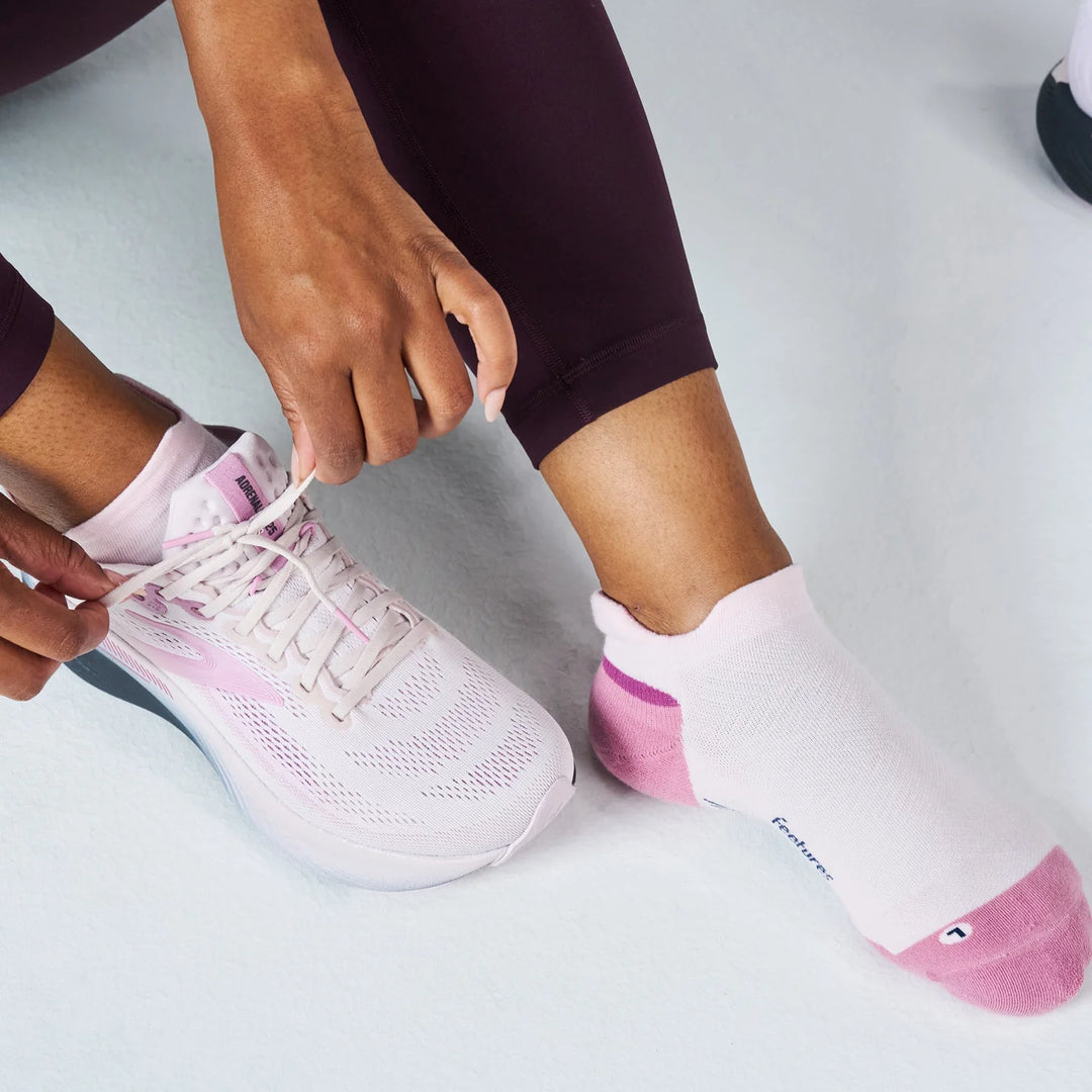 feetures elite max cushion tab sock | pink salt