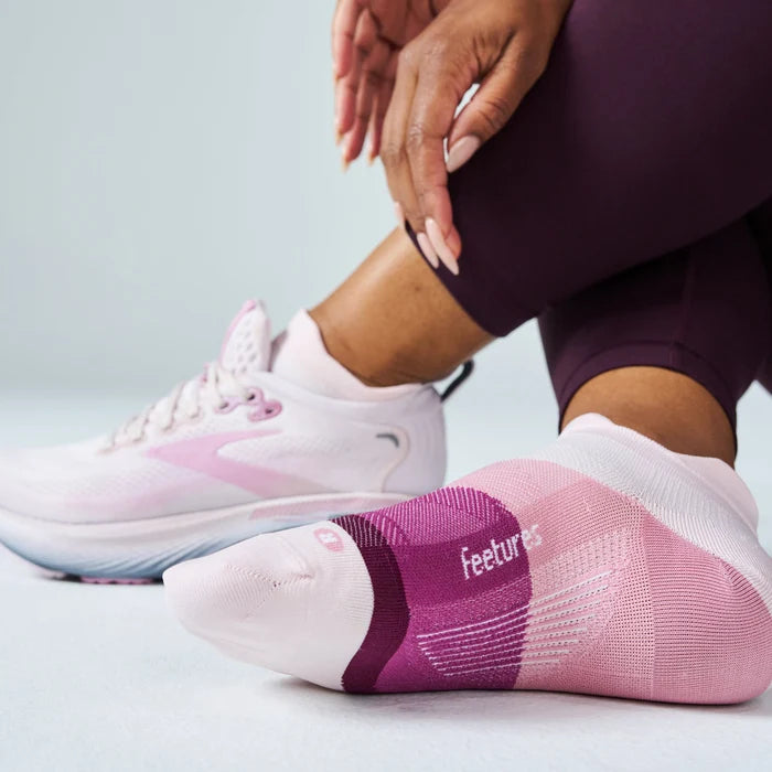 feetures elite ultra light tab sock | pink salt