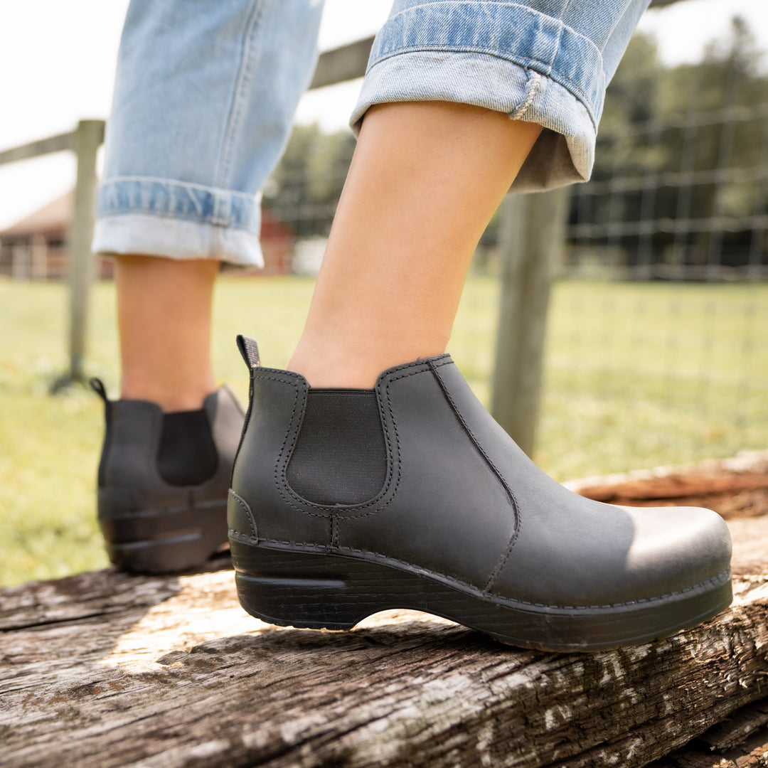 dansko frankie women's | black oiled
