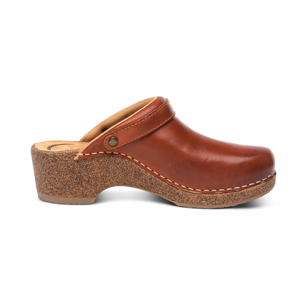 aetrex beckie cork clog women's | 