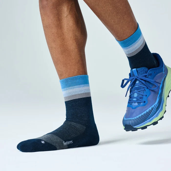 feetures merino 10 max cushion mini crew sock | 