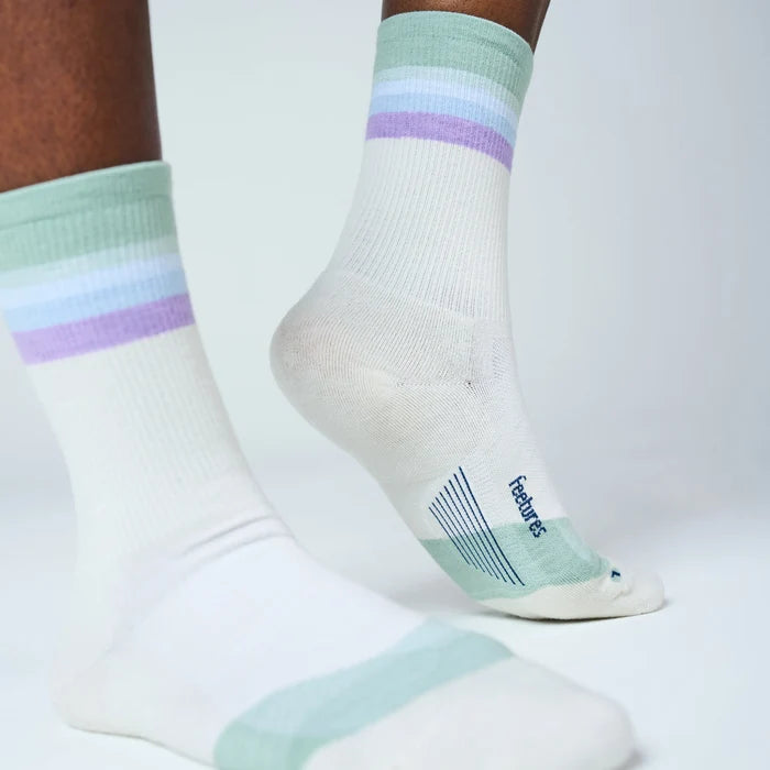 feetures merino 10 max cushion mini crew sock | sandstone