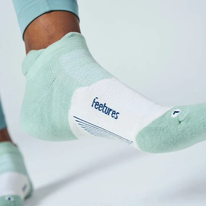 feetures merino 10 max cushion tab sock | 