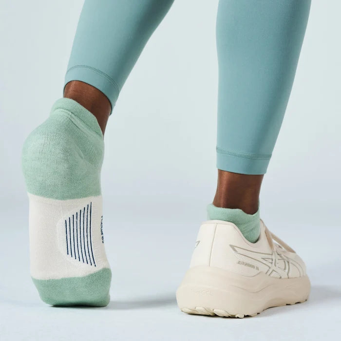 feetures merino 10 max cushion tab sock | sage moss