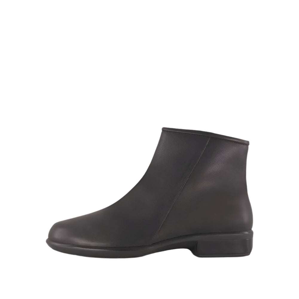 naot norther women's | blk wr lea