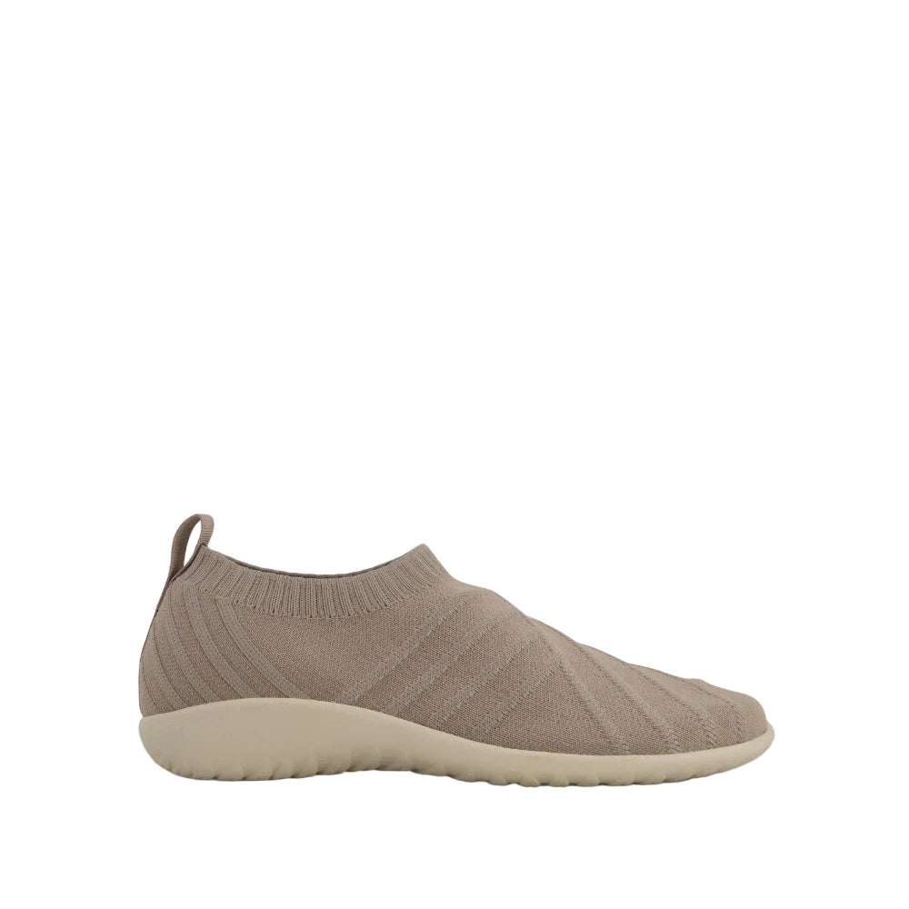 naot okahu women's | taupe