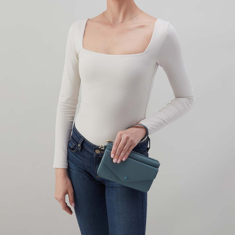 hobo goldie wristlet women's | agave leaf