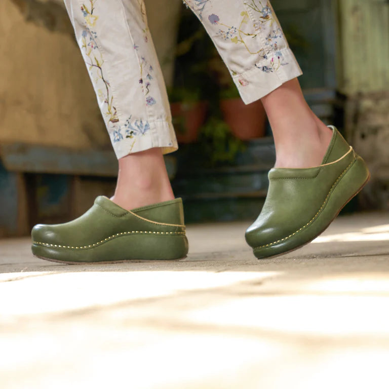 dansko paltform pro women's | green