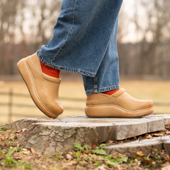 dansko paltform pro women's | honey