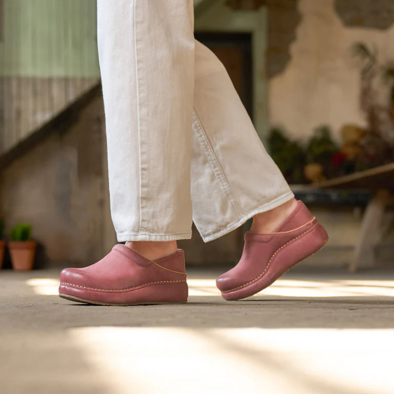 dansko paltform pro women's | rose