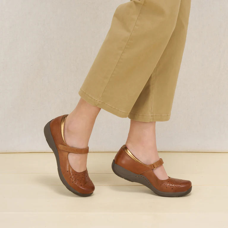 dansko stacy women's | toffee
