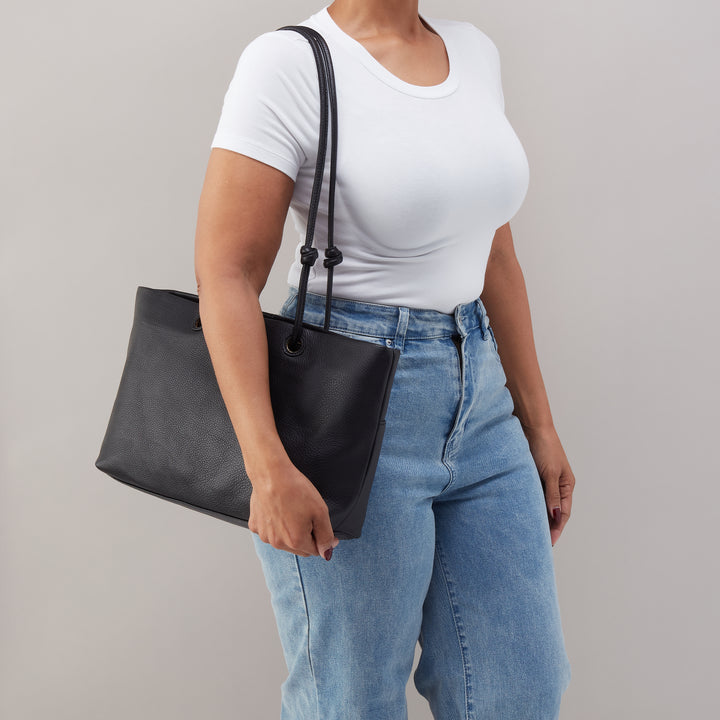 hobo studio softie tote women's | black