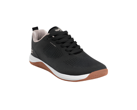 strike sueze trainer | matte black / gum