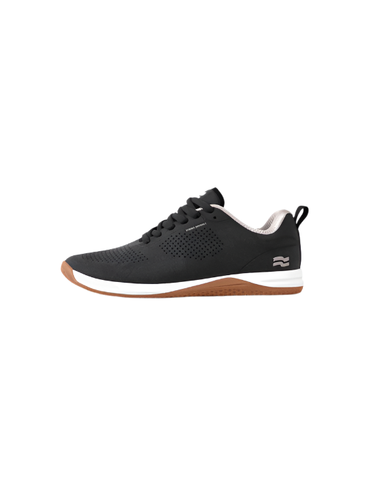strike sueze trainer | matte black / gum