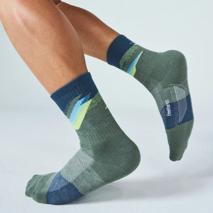 feetures trail max cushion mini crew sock | tectonic green
