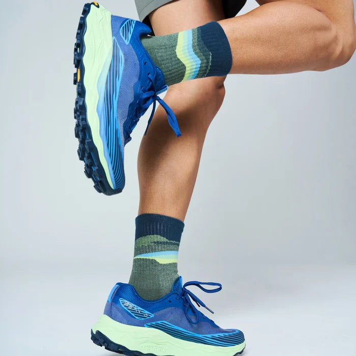 feetures trail max cushion mini crew sock | tectonic green