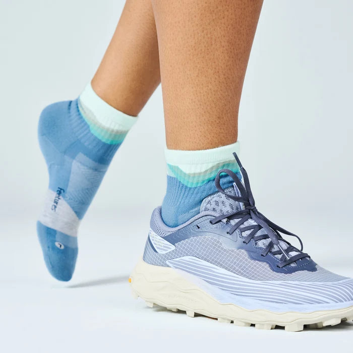 feetures trail max cushion quarter sock | tectonic blue