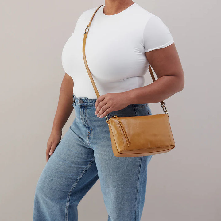 hobo darcy carry-all crossbody women's | natural