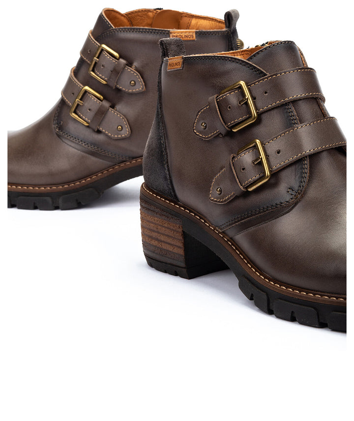 pikolinos san sebastia buckle women's | dark grey