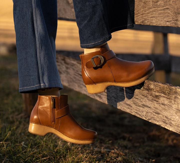dansko brennan women's | tan