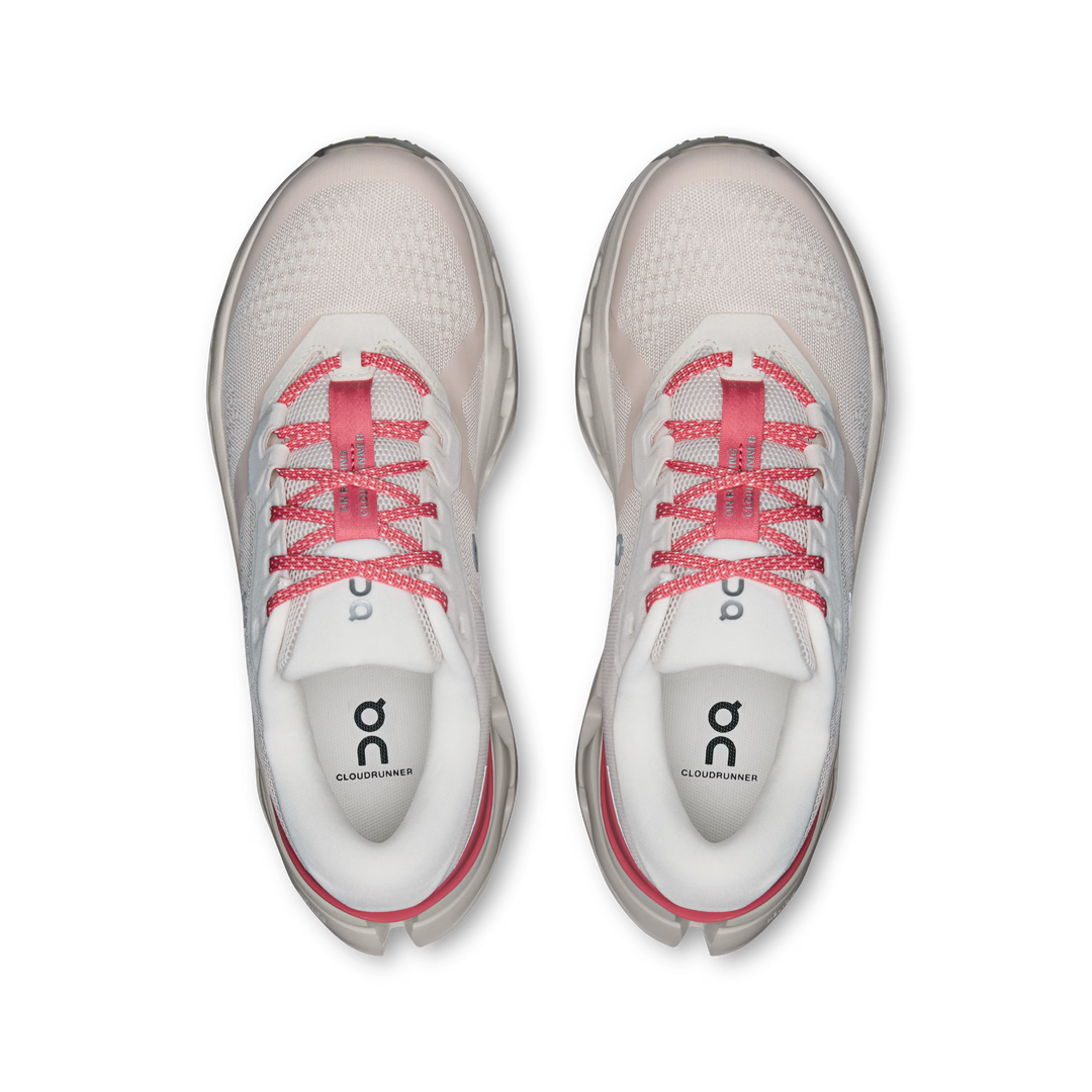 on clourunner 3 women's | oyster camellia