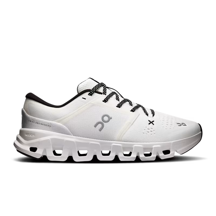 on cloud x 5 women's | white black